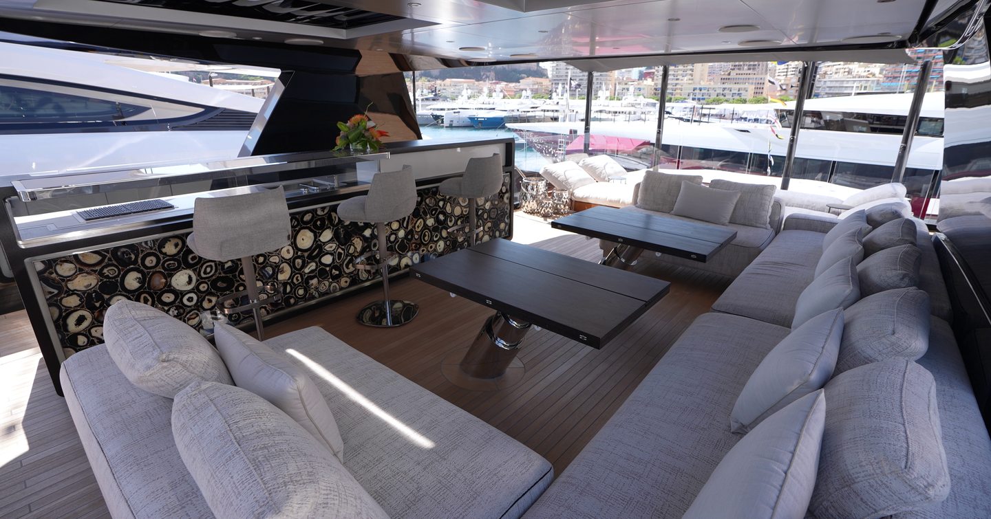 Tankoa-Yachts-S501-Evo-Review-sundeck-bar