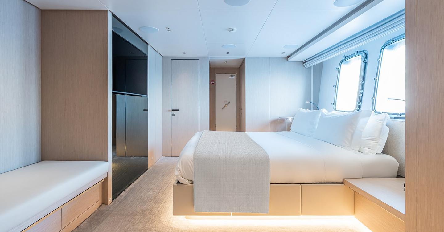 Superyacht Ami's master cabin