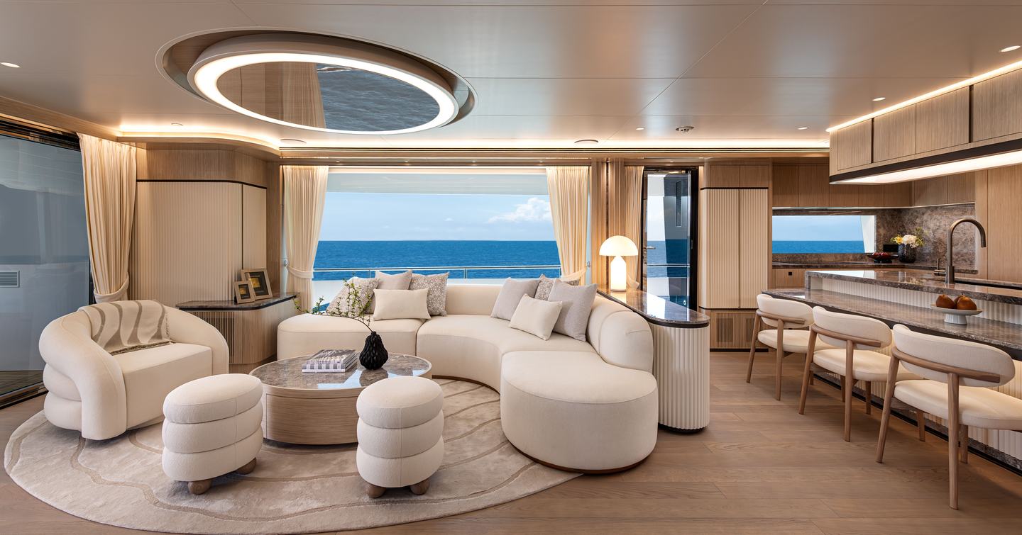 Horizon FD80 Hull 15 motor yacht main saloon with curved seating