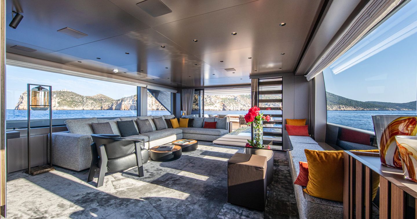 Sanlorenzo motor yacht Seven saloon lounge 
