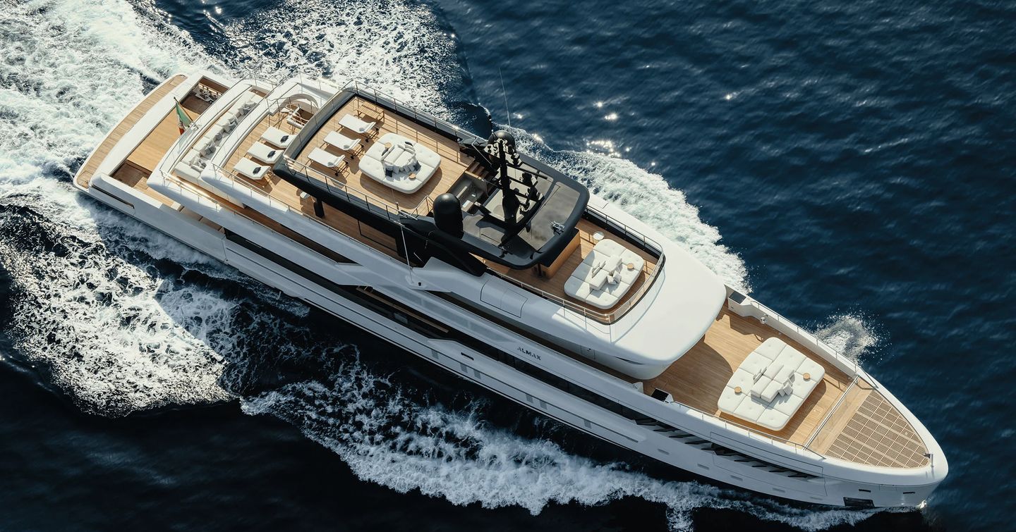 Aerial rendering of Sanlorenzo 50Steel superyacht under way 