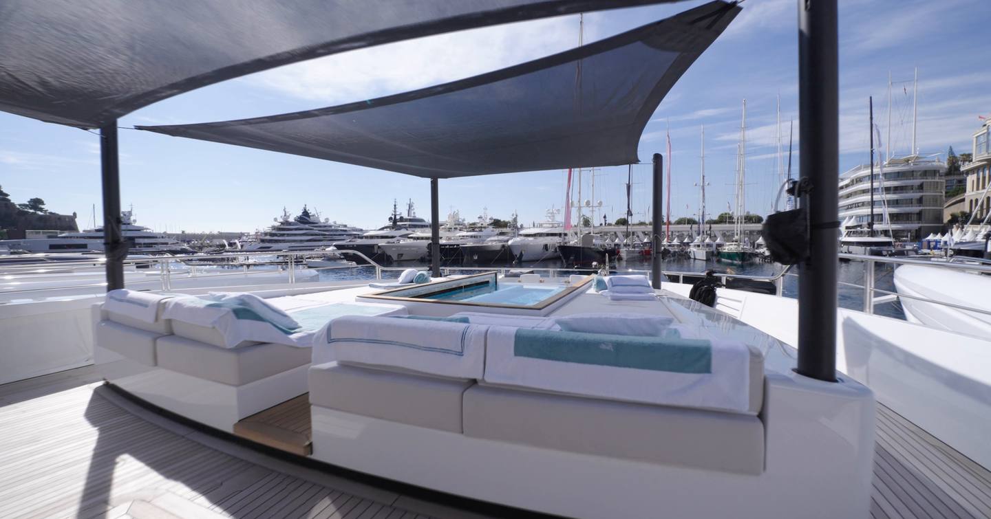 Columbus-Atlantique-43MT-Frette-Review-bow-lounge