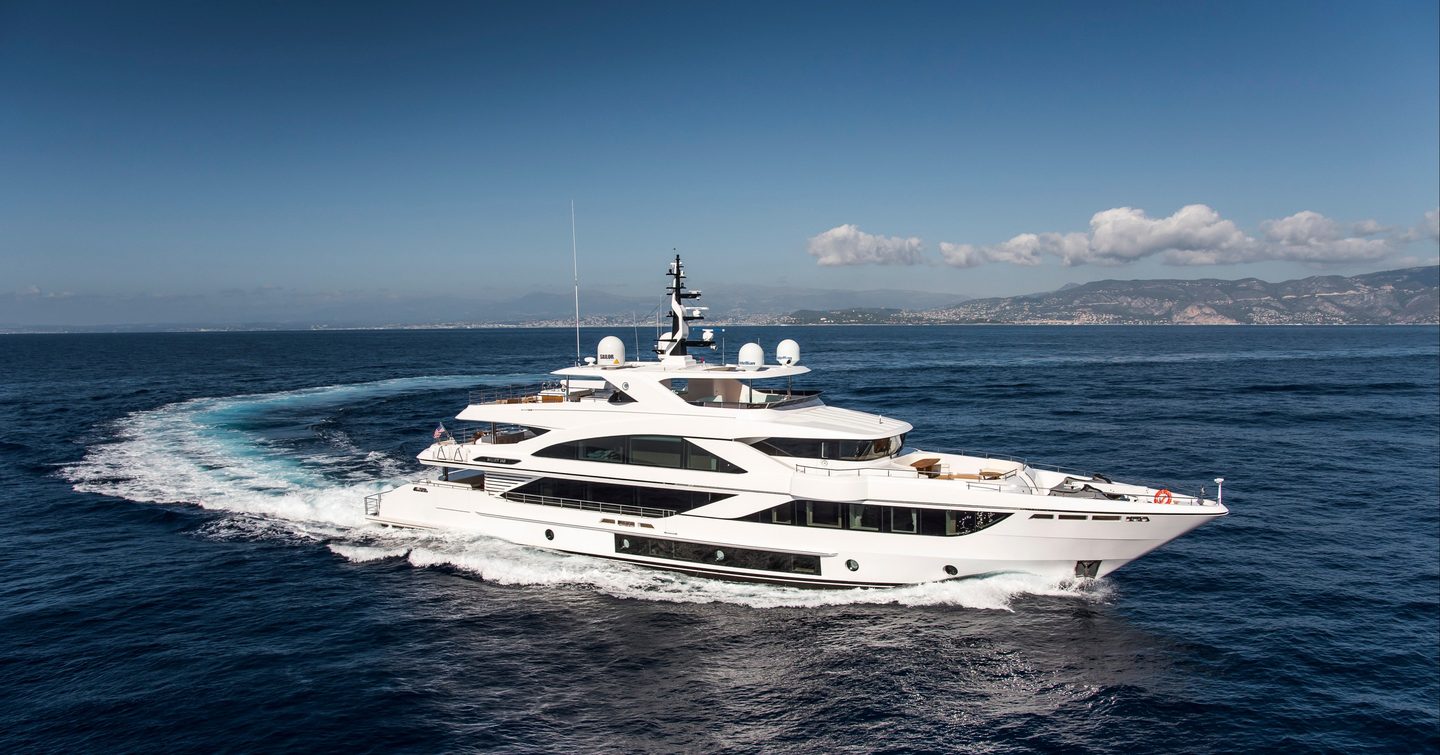 Gulf-Craft-Majesty-140-Review-running-turn