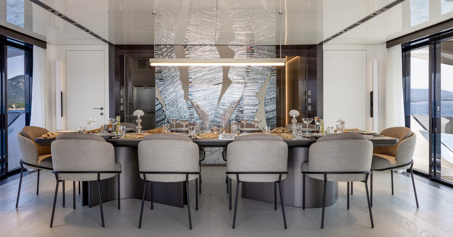 Superyacht Acqua Chiara formal dining area