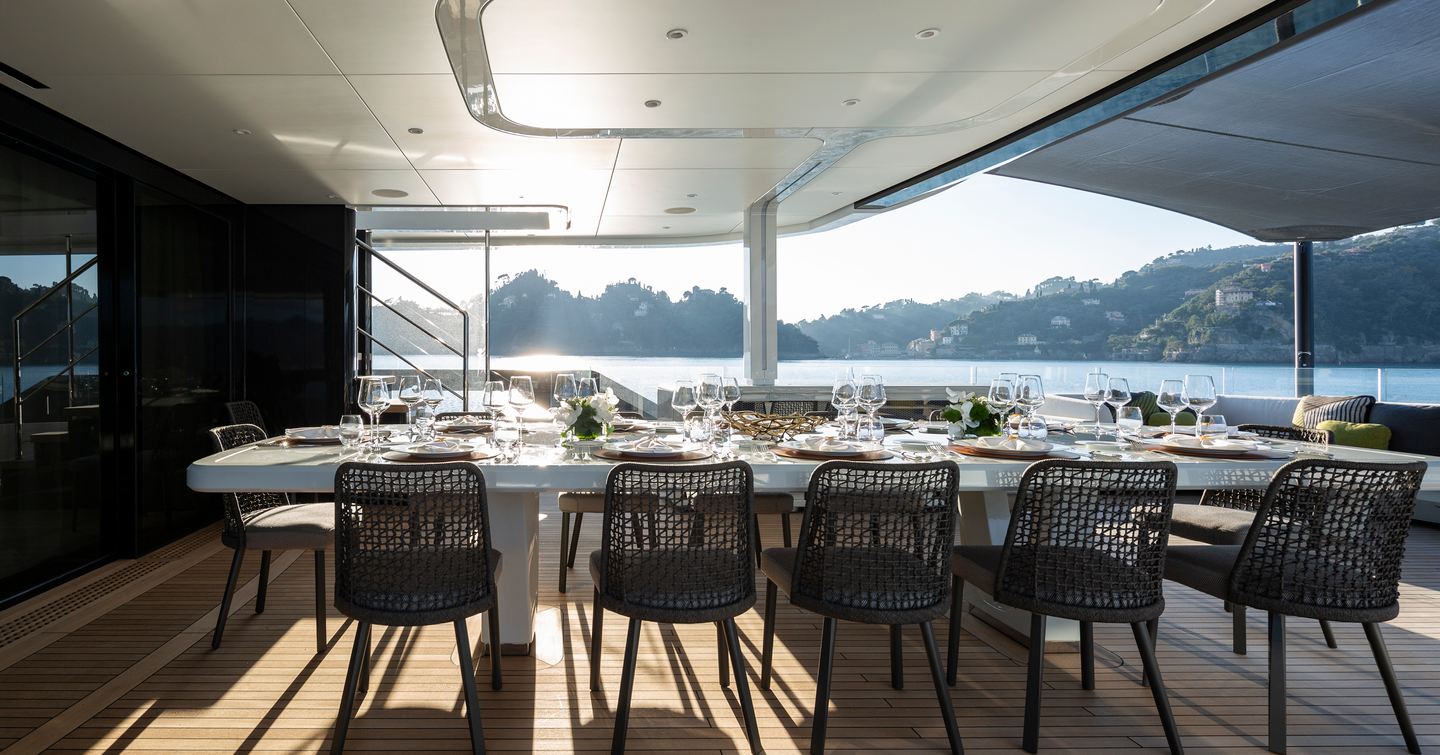 Tankoa-T580-Diamond-Binta-Review-bridge-deck-aft-outdoor-dining-area