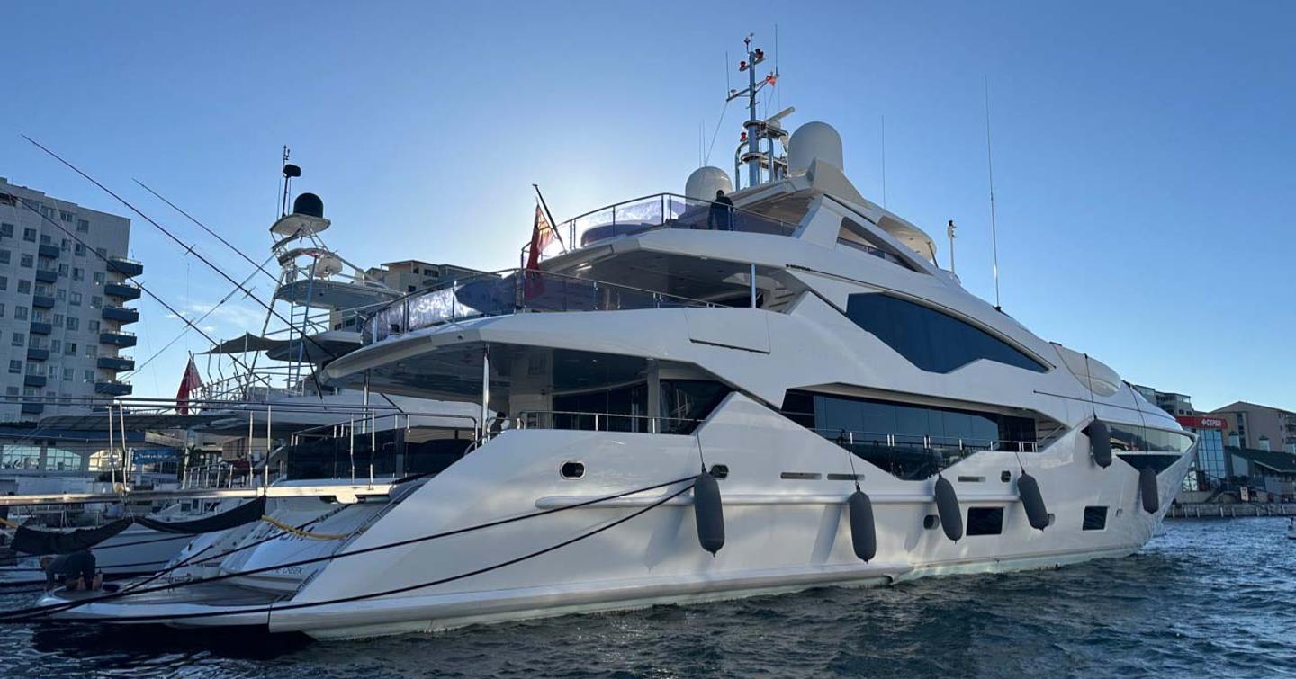 Starboard side of Sunseeker 131 Yacht Elysium 