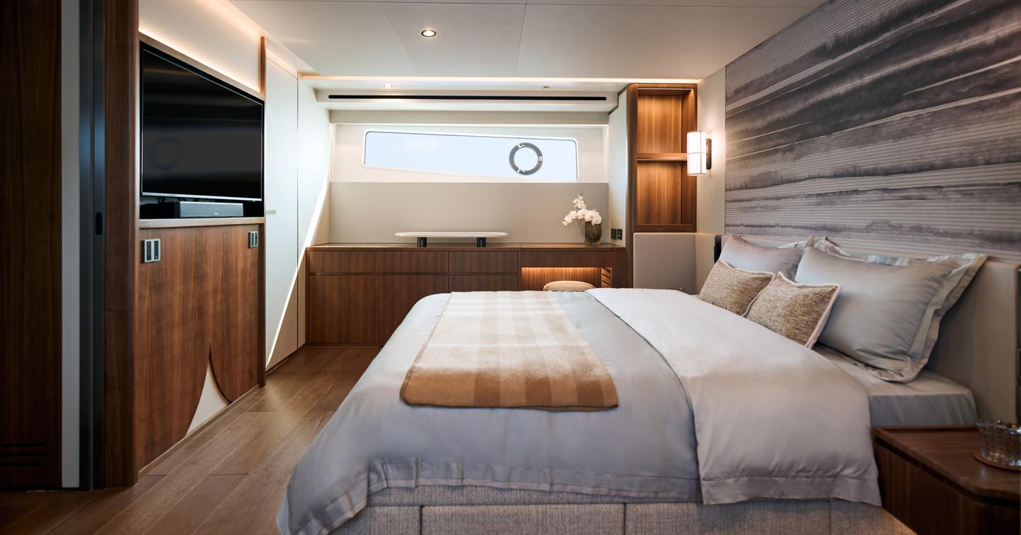 CL Yachts CLB65 SUV Motor Yacht master cabin 