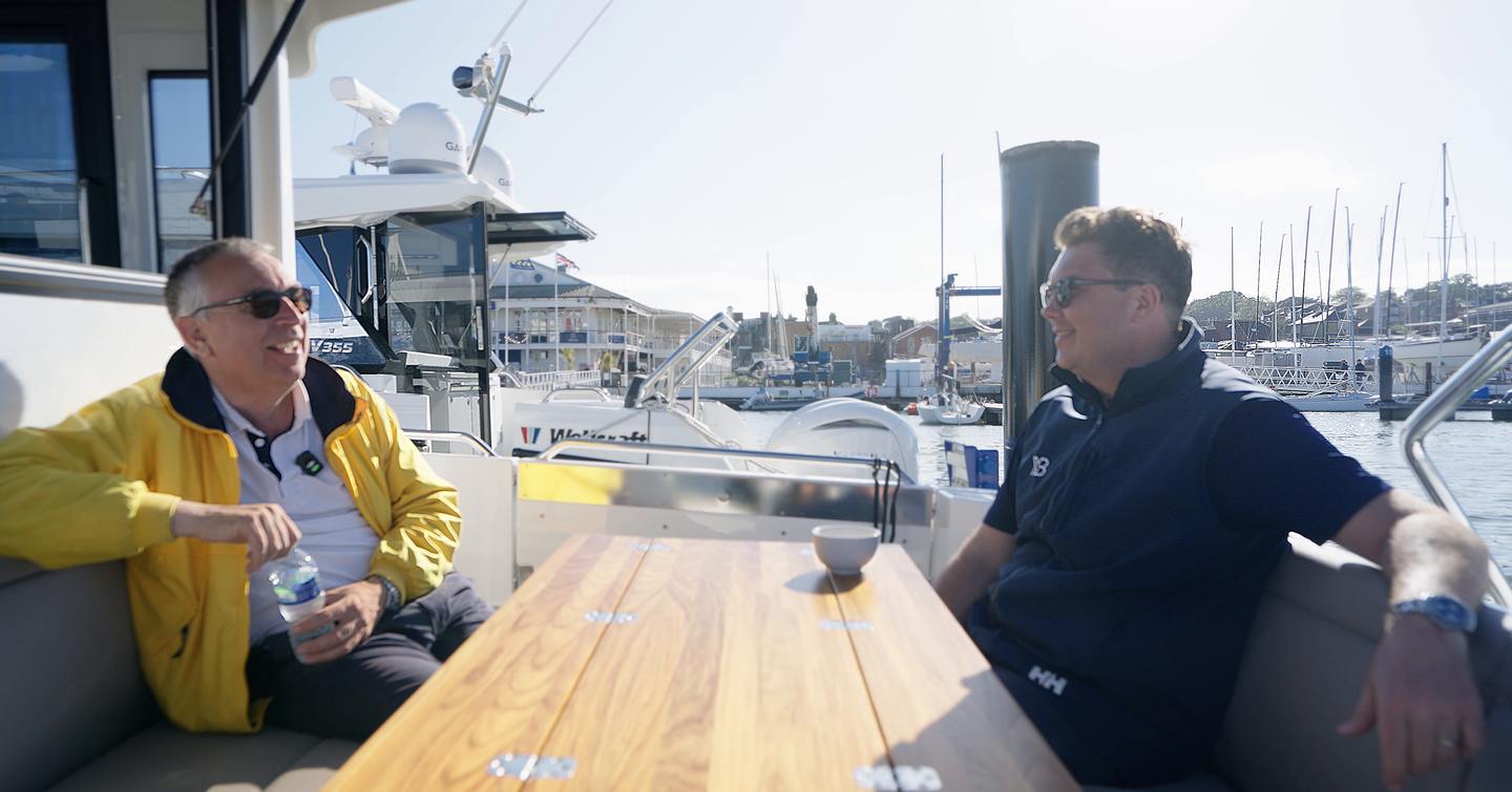 Wellcraft 38 Explorer vs Quarken 35: DRAG RACE & Agility Test Jack and Nick