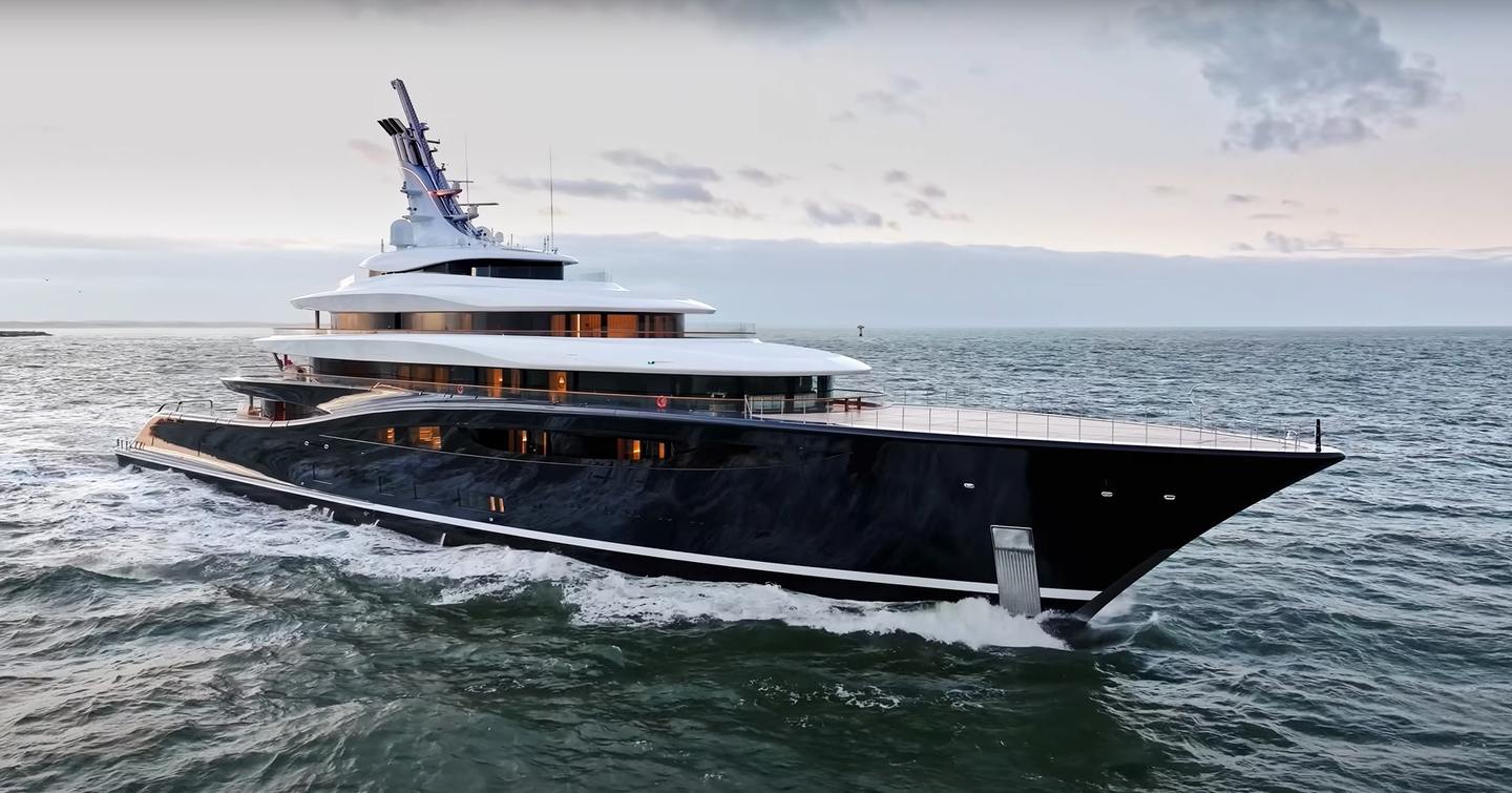 Superyacht Breakthrough under way 