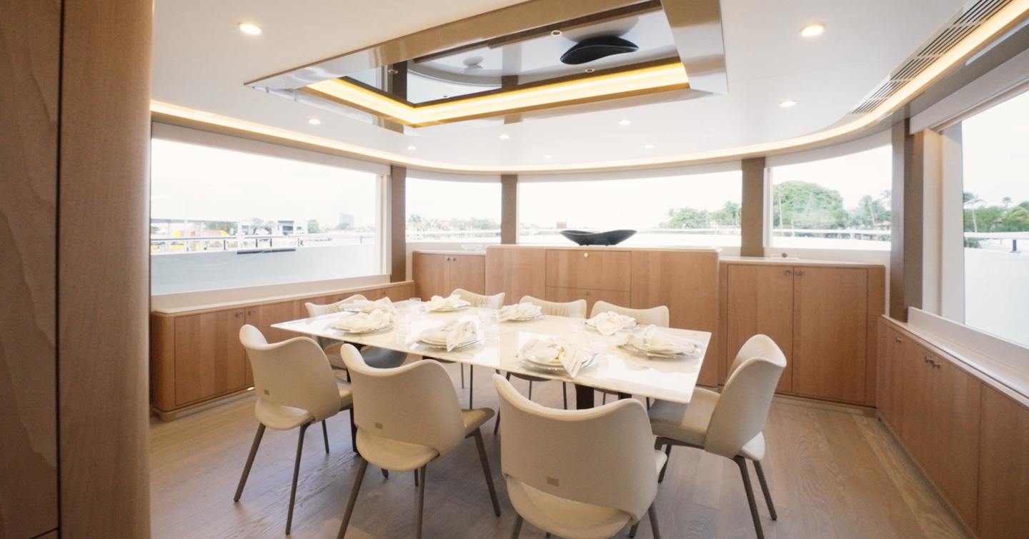 Ocean-Alexander-28L-Review-forward-dining-area