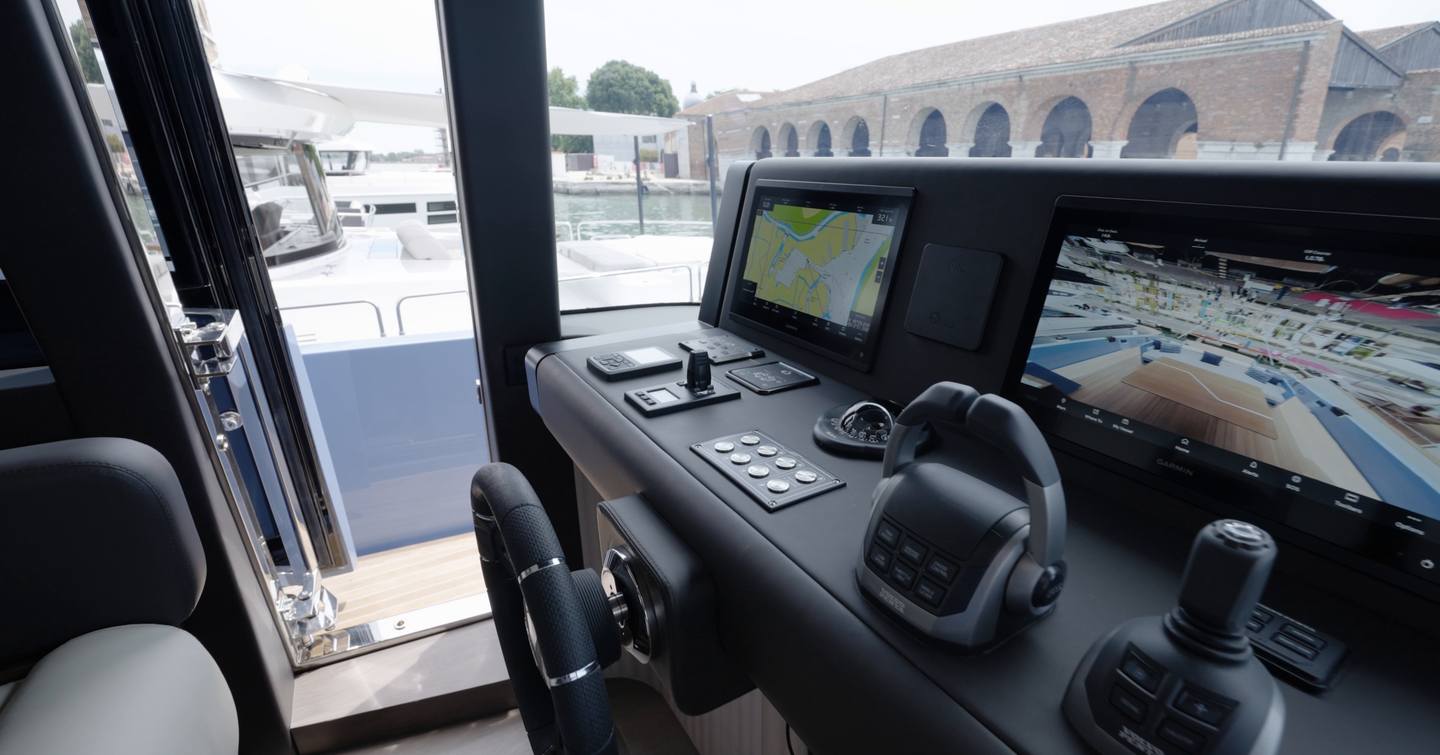 Garmin navigation screens and IPS joystick controls at the Manda S07 Berlinetta helm