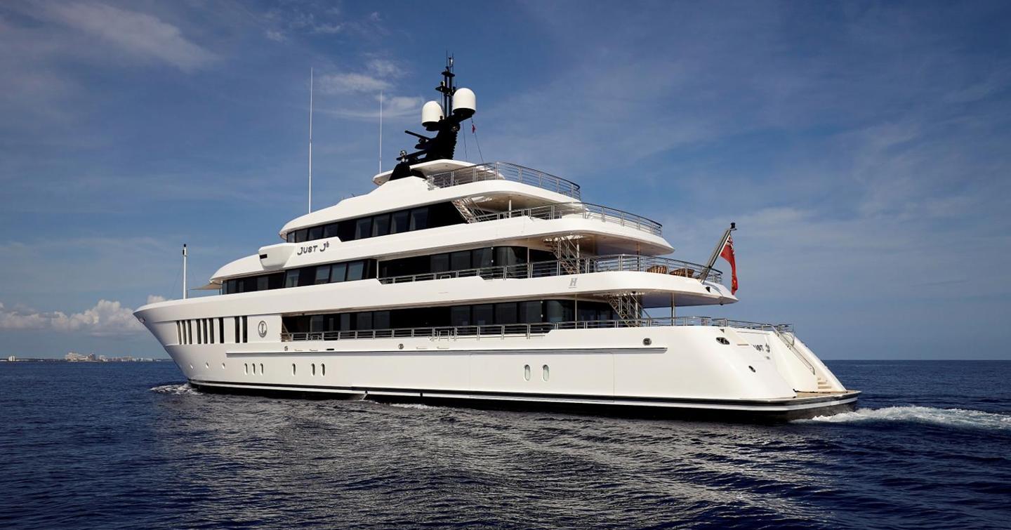 Royal Hakvoort superyacht Jubilee underway aft view 