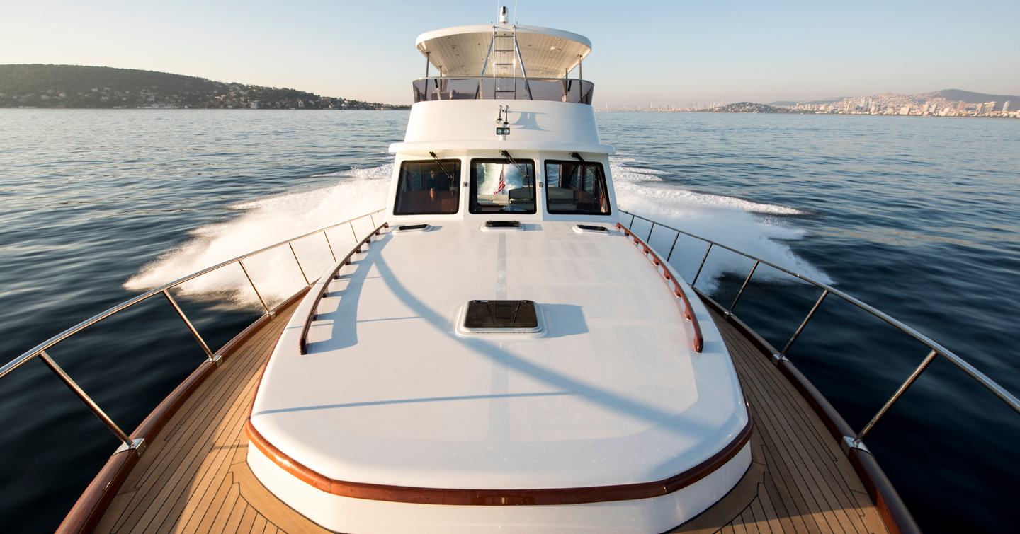 Vicem-65-Classic-Review-foredeck