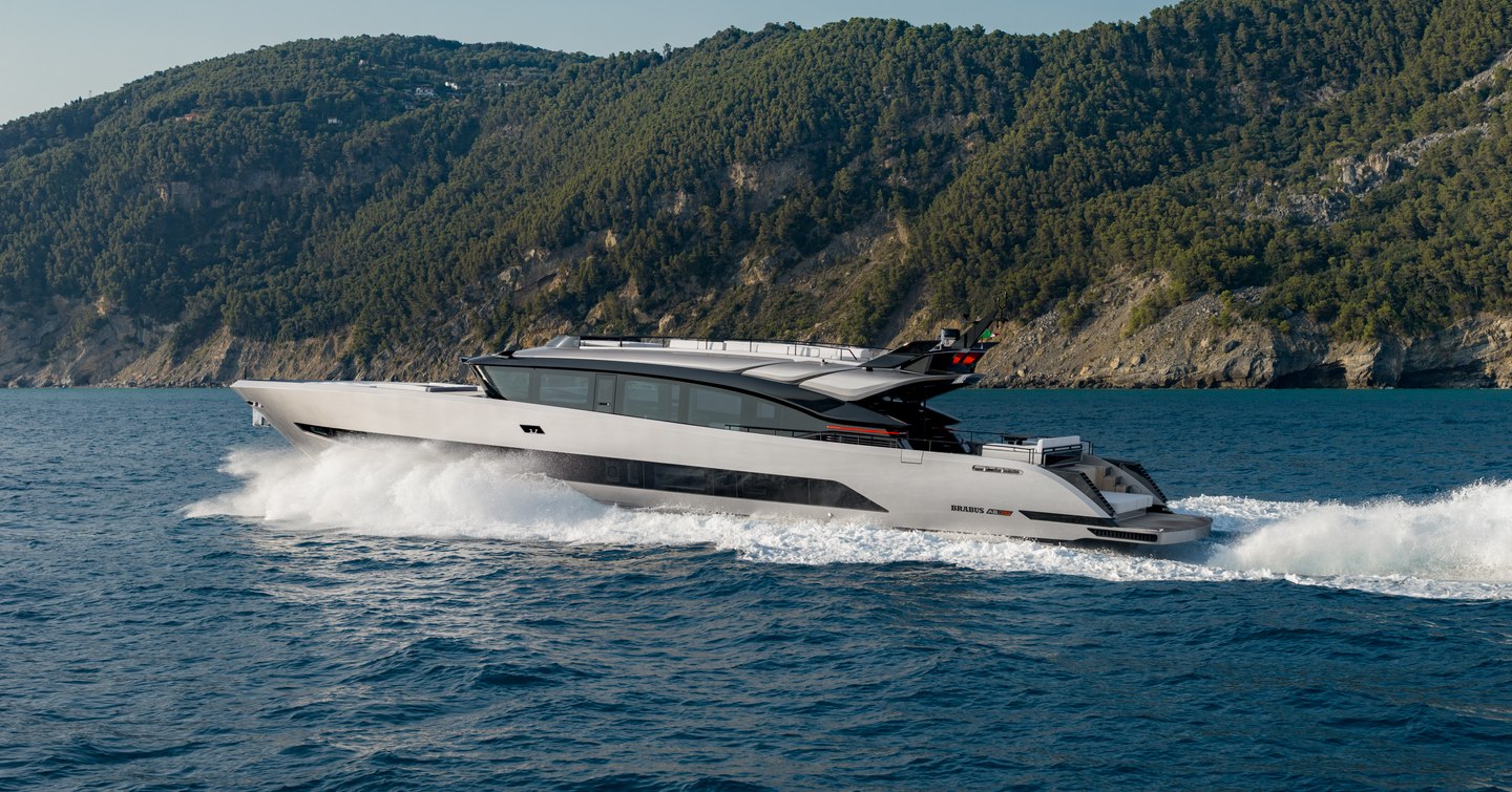 Brabus AB110 motor yacht under way