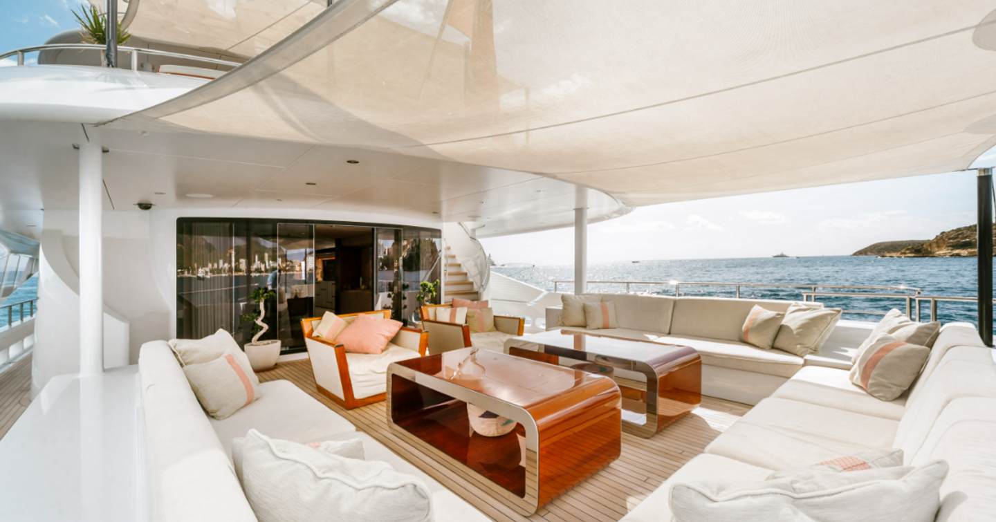 Heesen superyacht Fan Too flybridge lounge area 