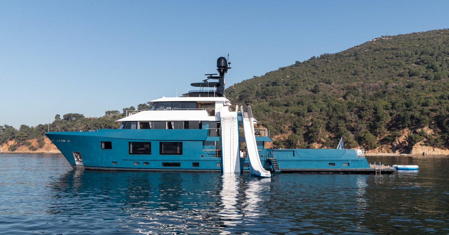 Superyacht KING BENJI at anchor