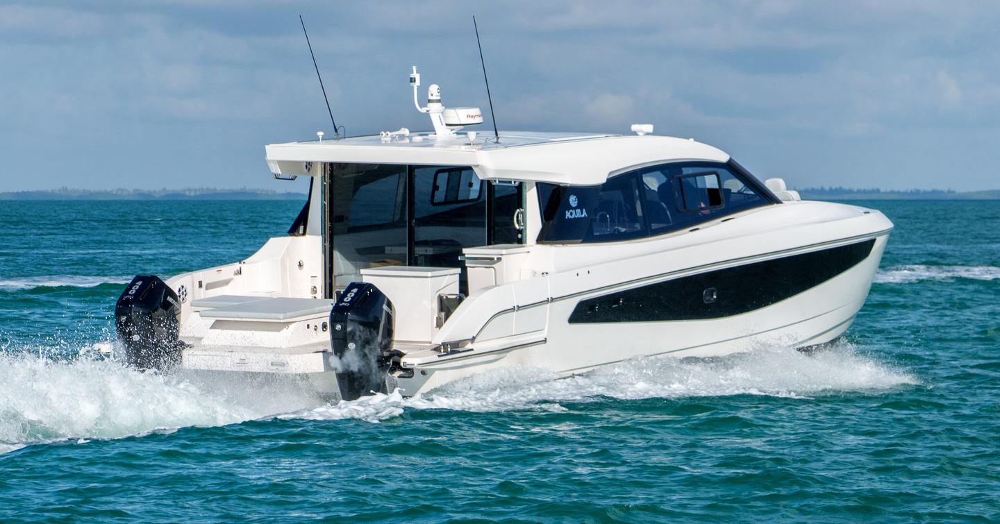 Aquila 42 Coupé Powercat Catamaran under way 