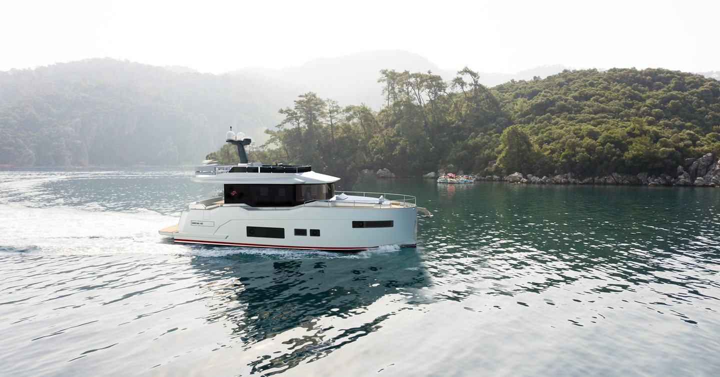 Sirena 48 side profile showing upright bow and semi-displacement hull