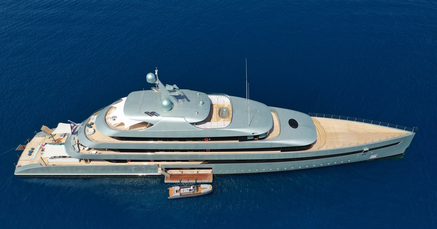 Superyacht Savannah at anchor with tender being deployed