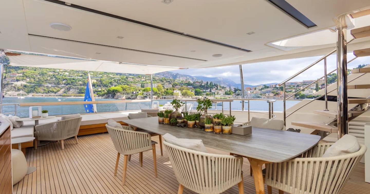 Motor Yacht MOCEAN II aft deck dining table 