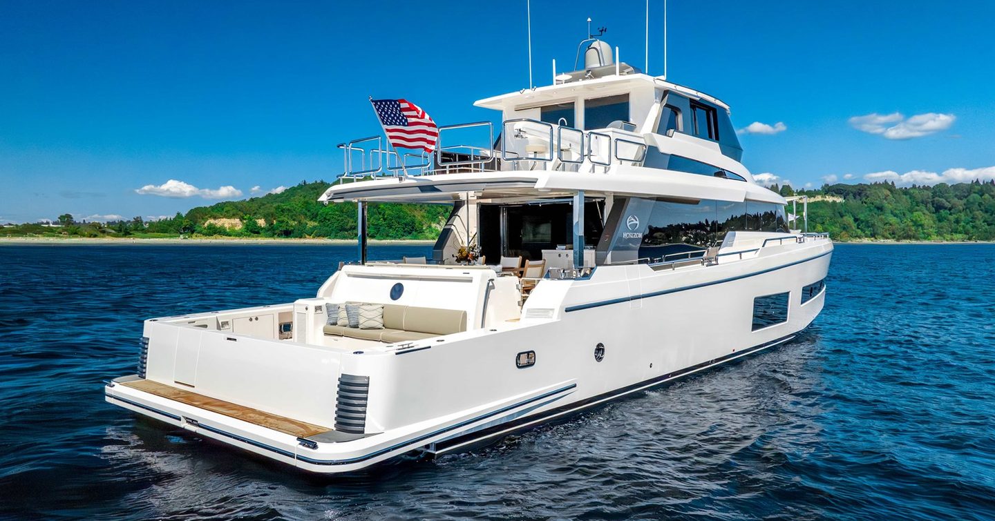 Horizon-V77S-Review-aft-deck