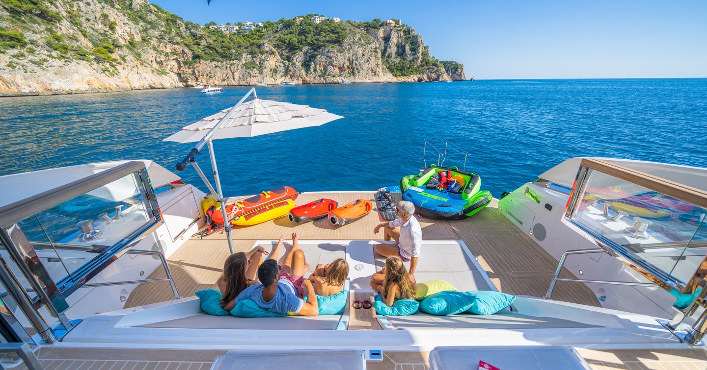 Sunseeker-Ocean-182-aft-deck