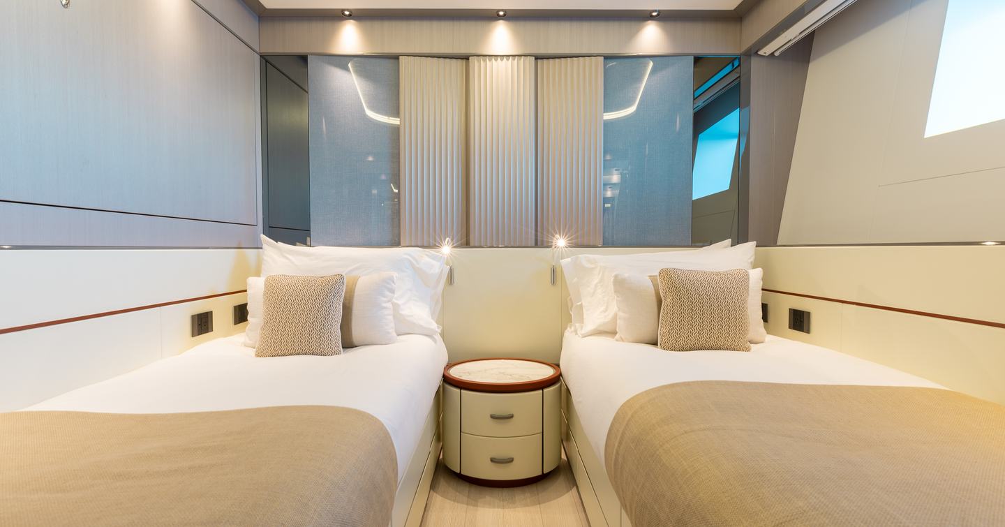 Mangusta-Oceano-44-twin-cabin