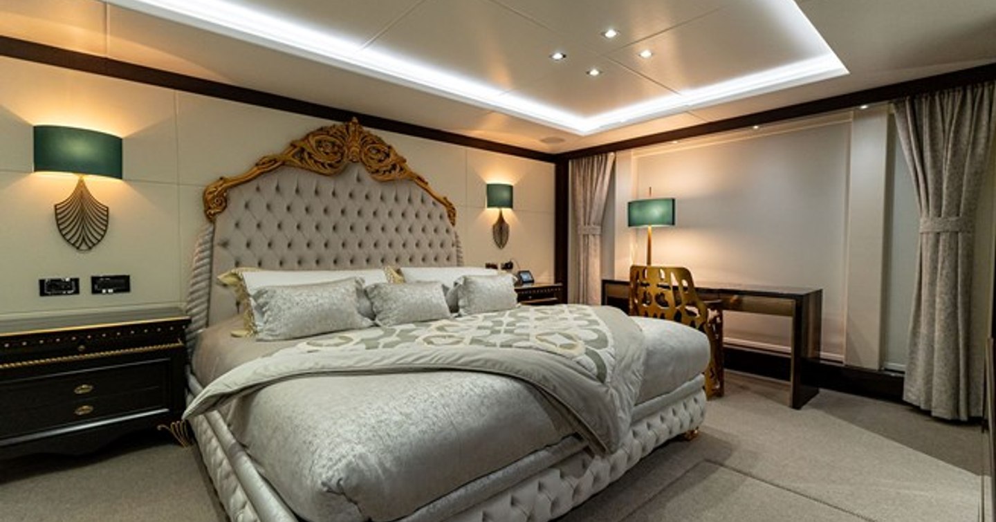 Superyacht Out Of The Blue master cabin