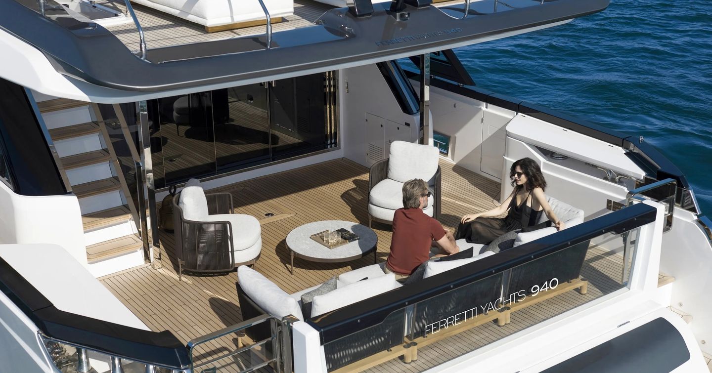Ferretti-940-Review-cockpit