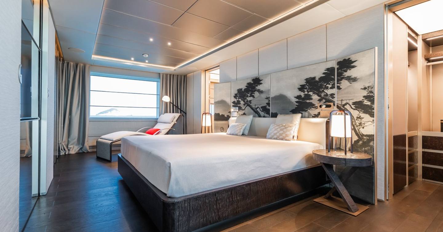 Superyacht Silver Star I's owners state room