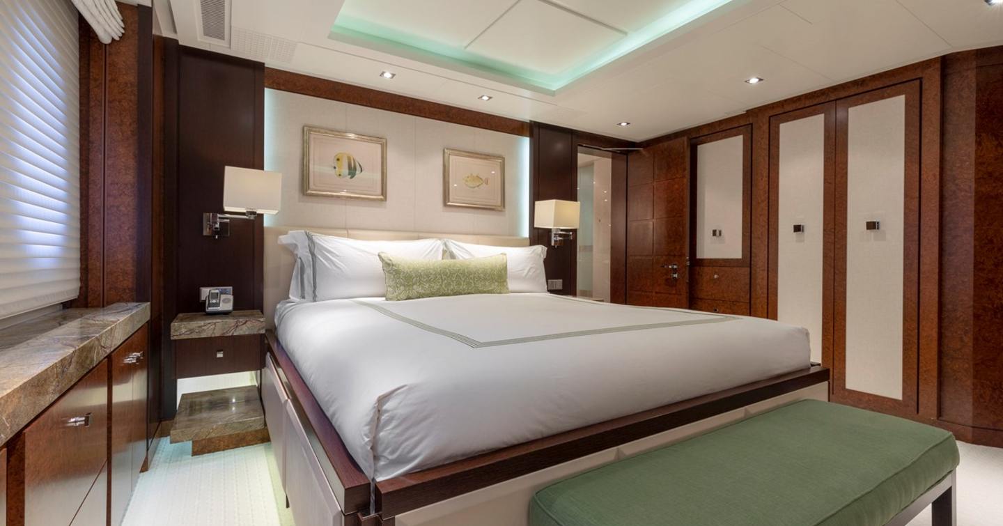 Superyacht Bella Vita's bedroom 