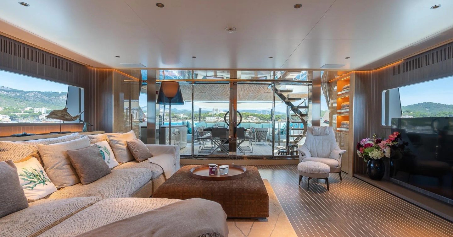 Sanlorenzo SD126 Motor Yacht Kia Ora upper deck salon