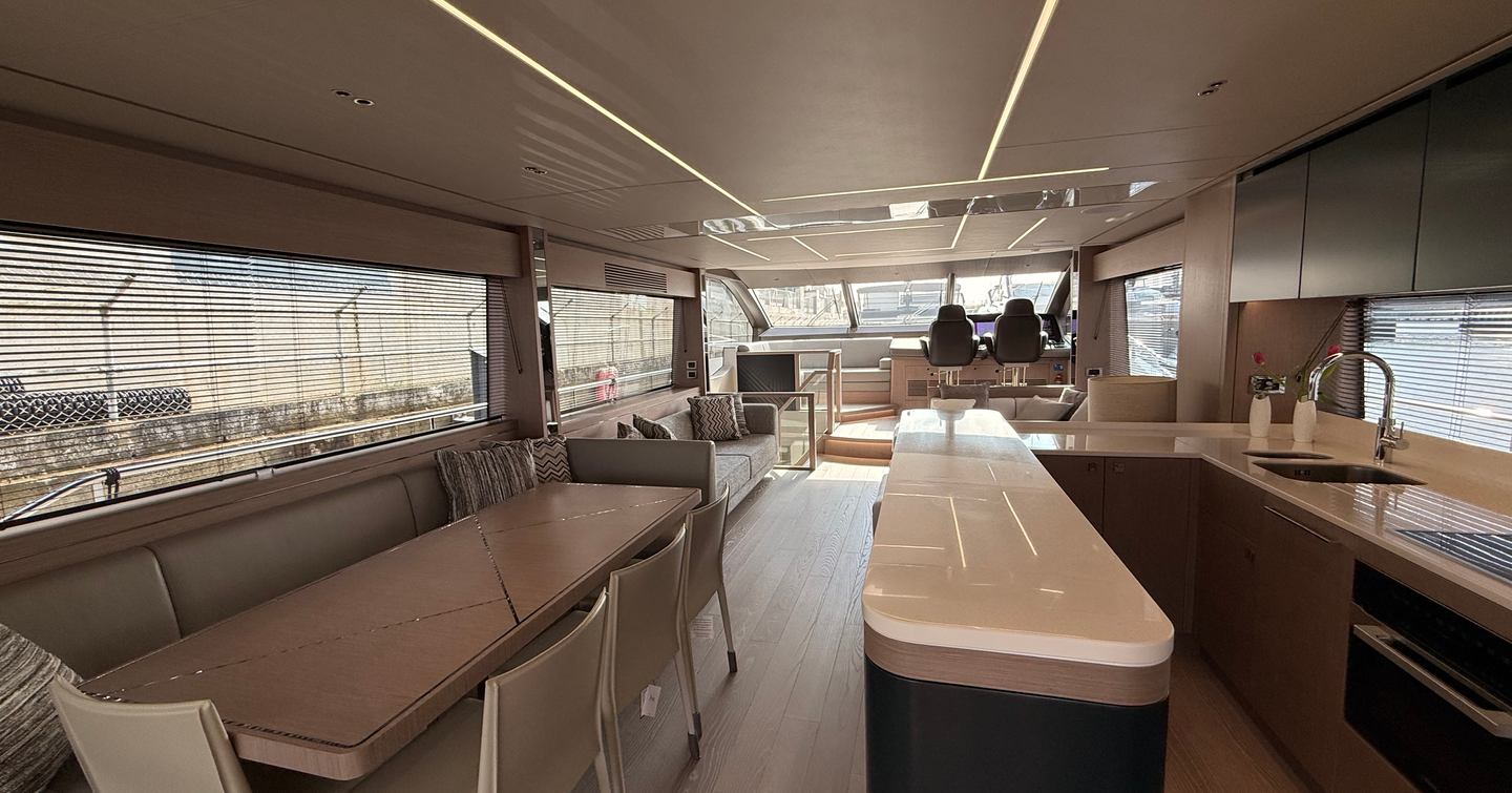 Sunseeker-76-Yacht-Review-saloon