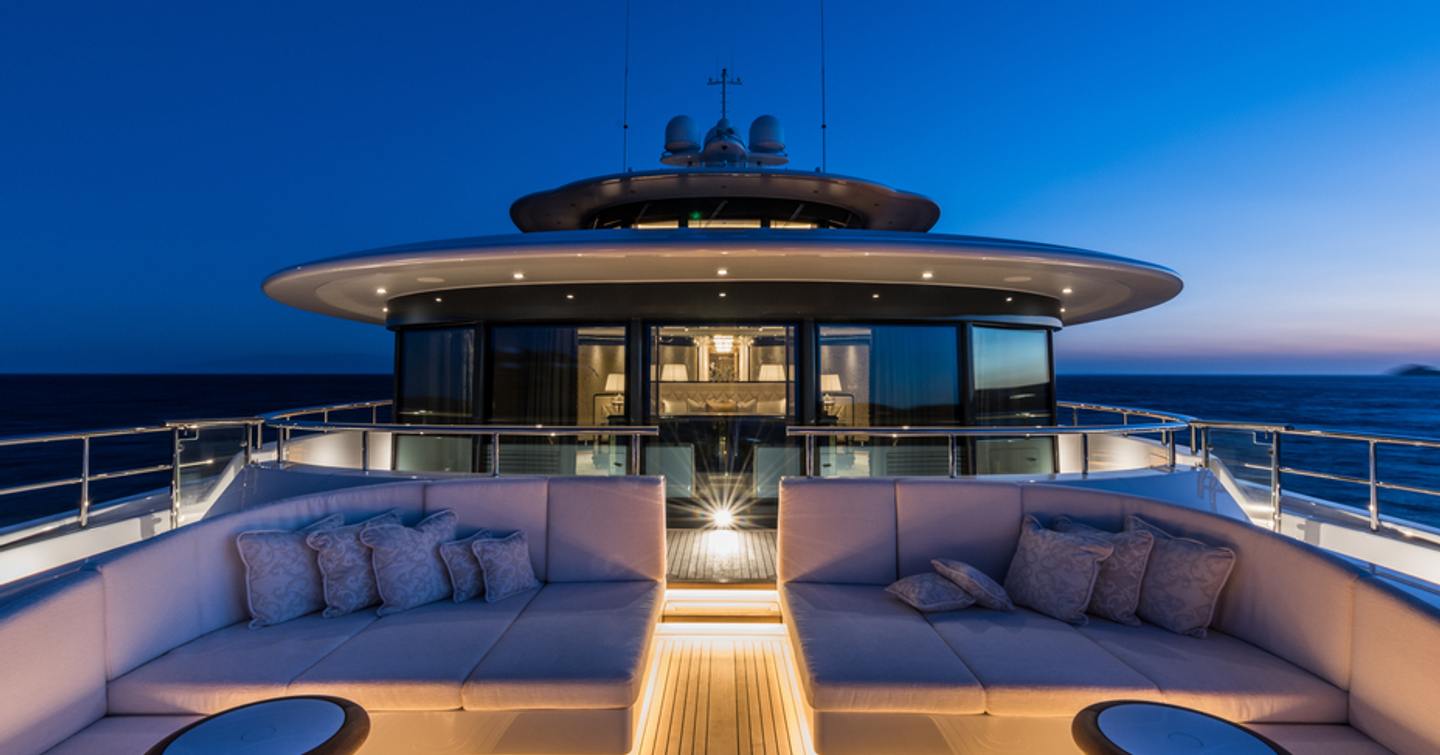 Superyacht Plvs Vltra's foredeck