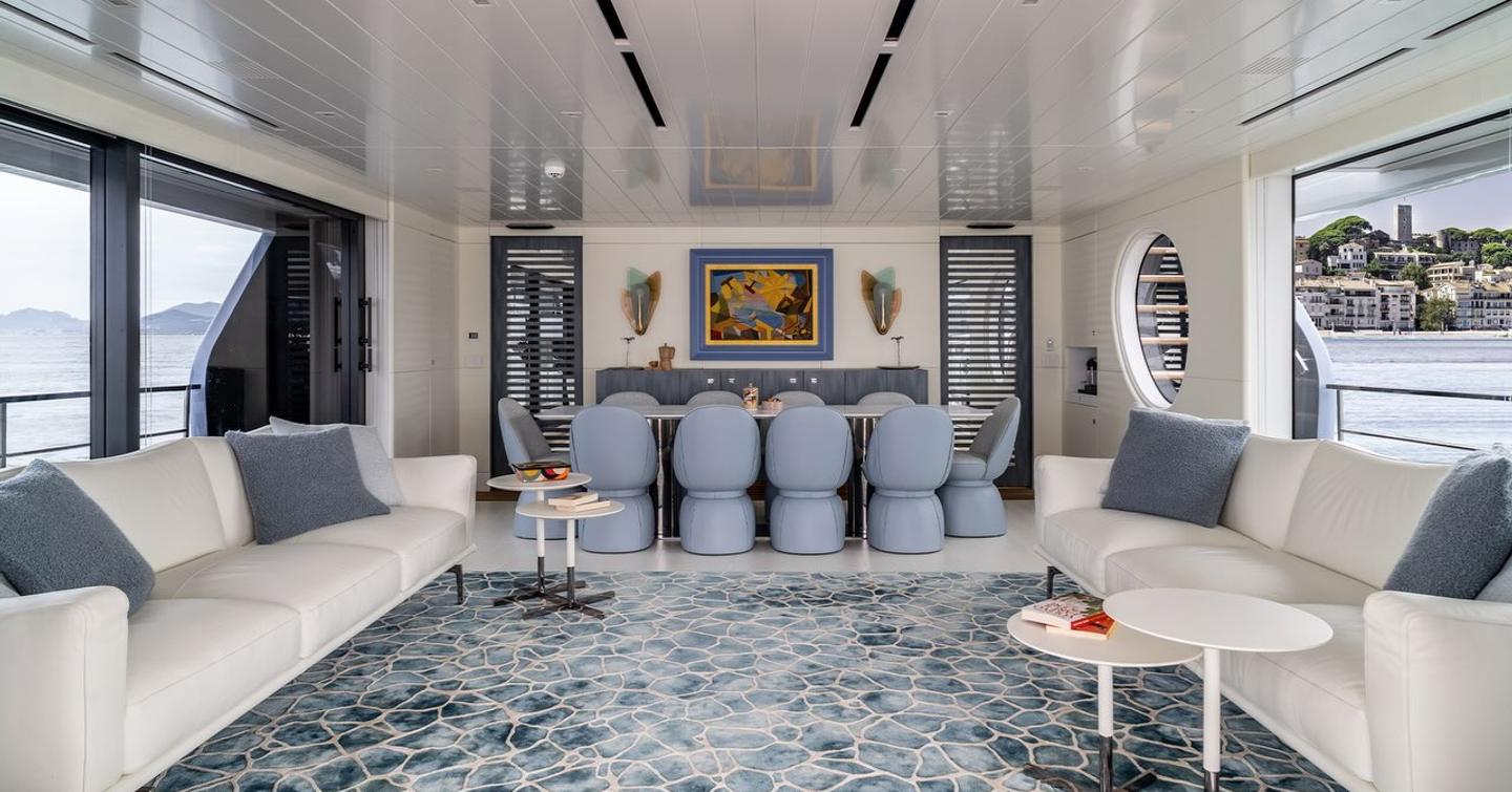 Motor yacht MARBELLE II main salon overview