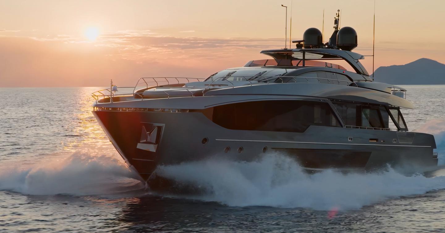 Riva-112-DolceVita-Super-Review-running-sunset