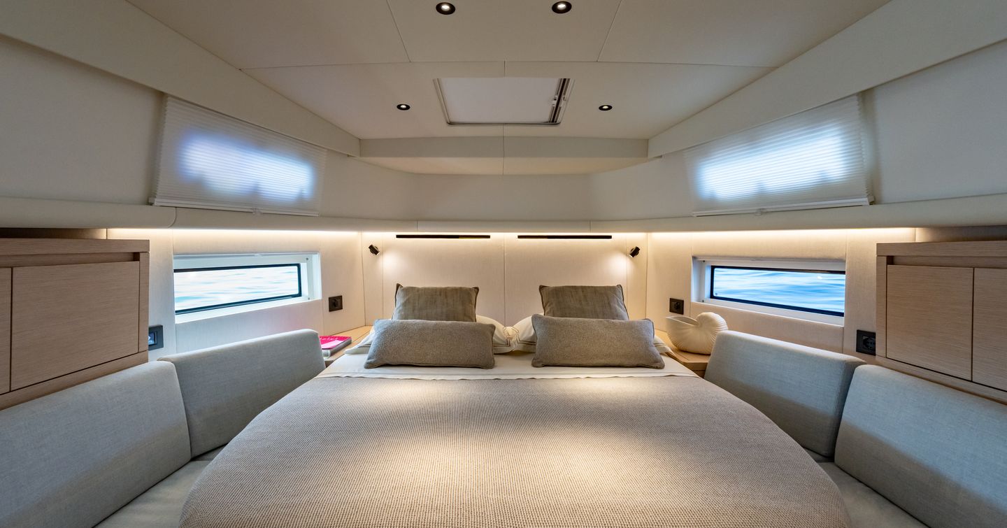 Pardo Yachts Pardo 42 motor yacht owners cabin