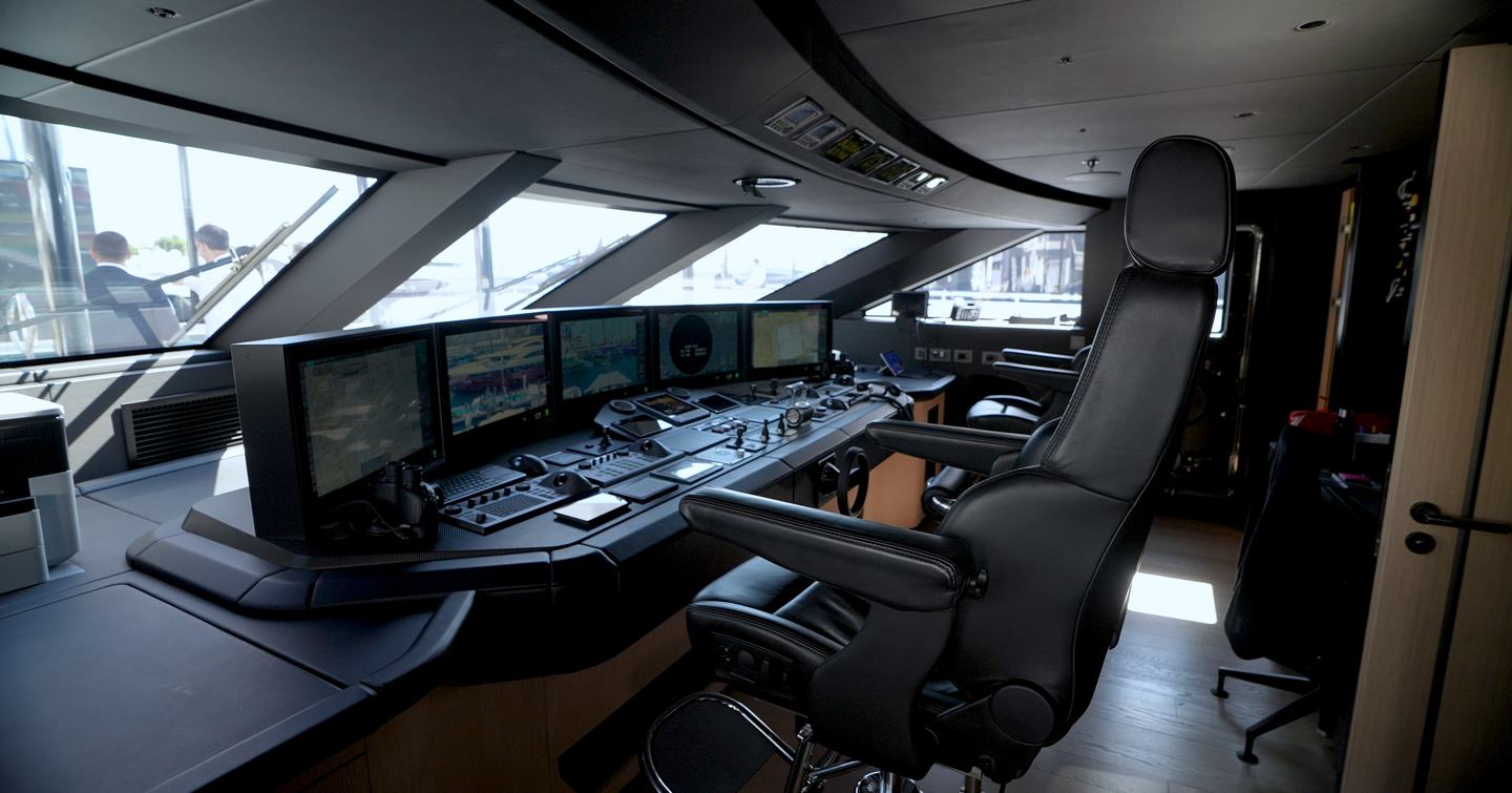 Tankoa-Yachts-S501-Evo-Review-bridge-seats