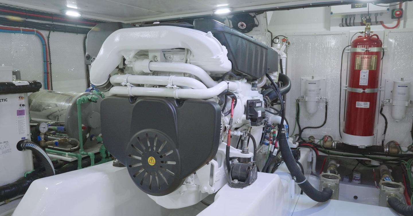 Vicem-65-Classic-Review-engine-room