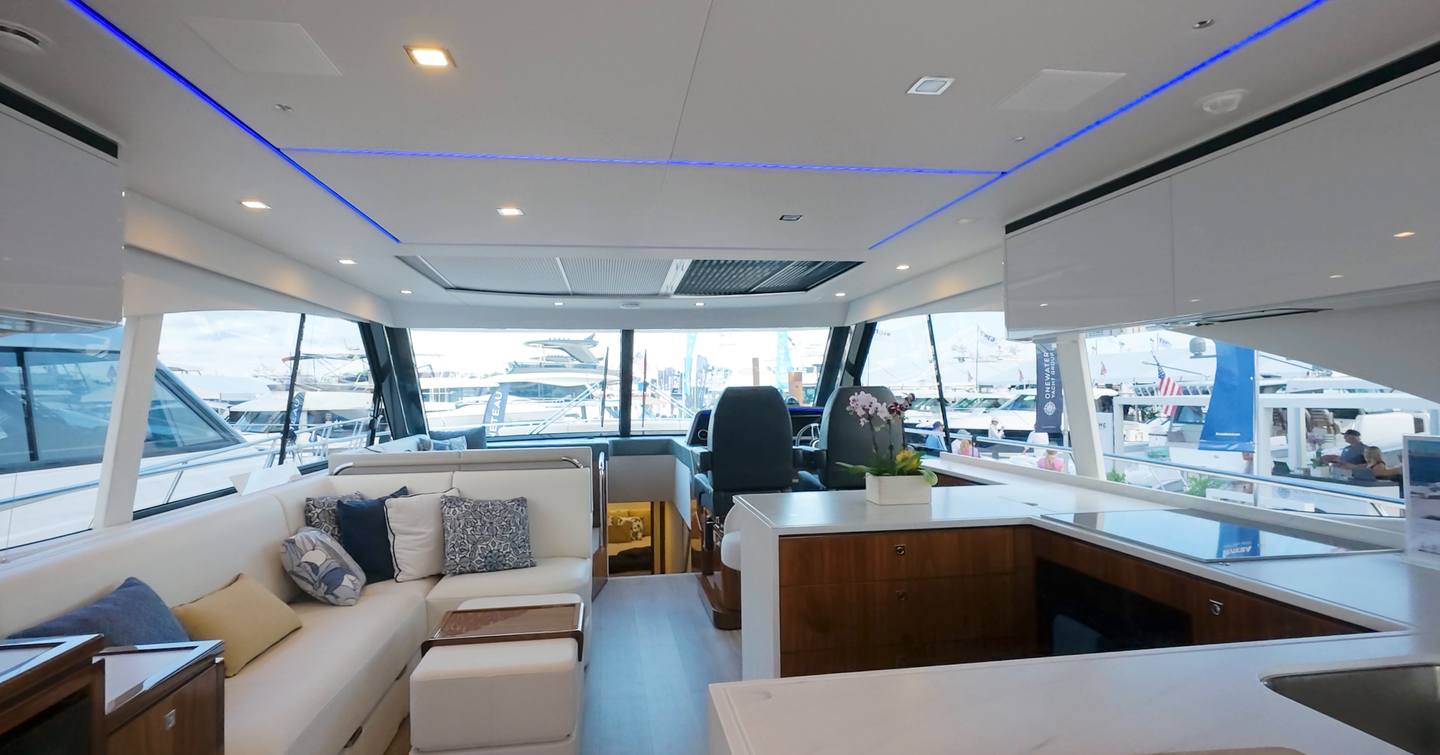 Riviera 5600 Sport Platinum Edition open-plan saloon and aft galley