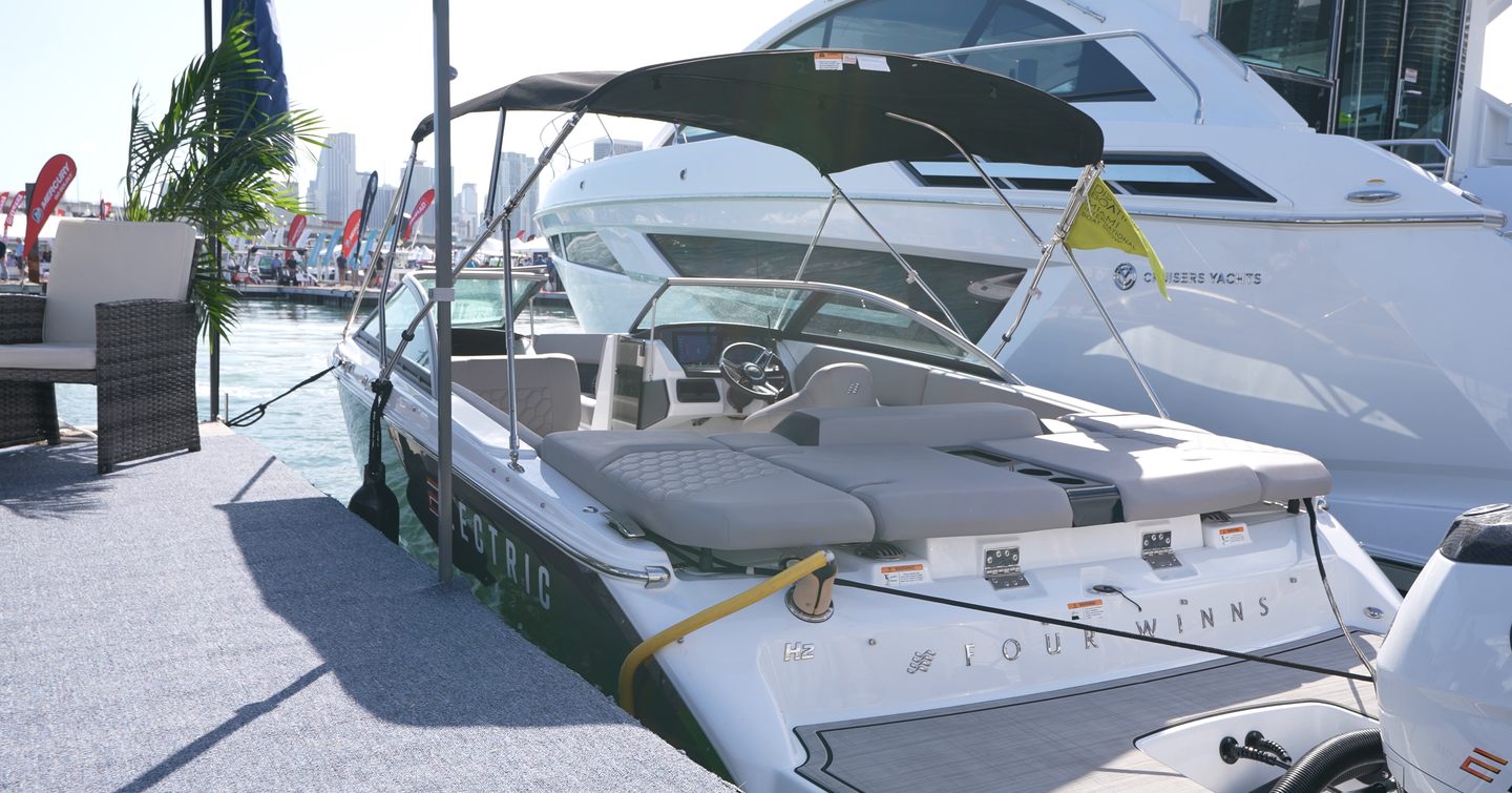 Four-Winns-H2-OB-Review-quayside-view