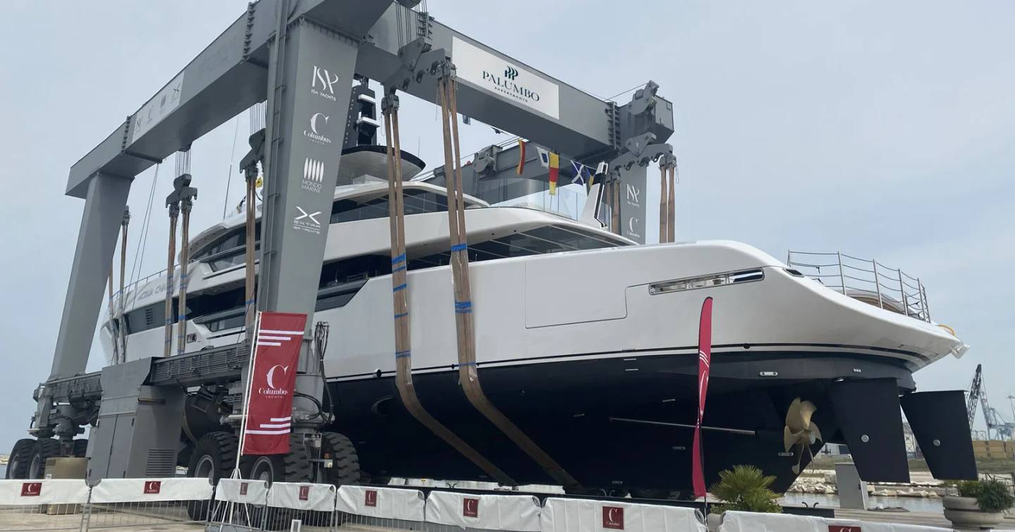 Superyacht Acqua Chiara being lifted before launch