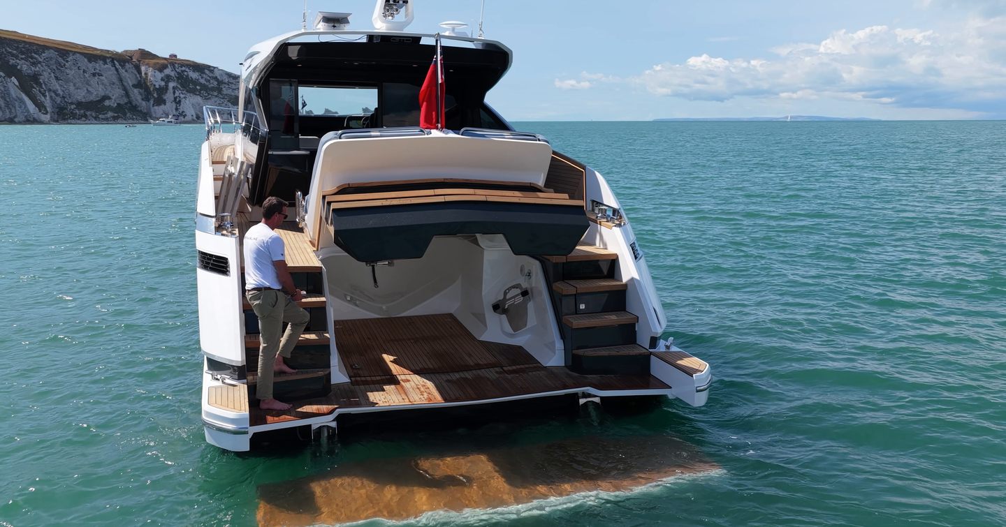 Fairline Targa 58 GTO tender garage open with bathing platform lowered