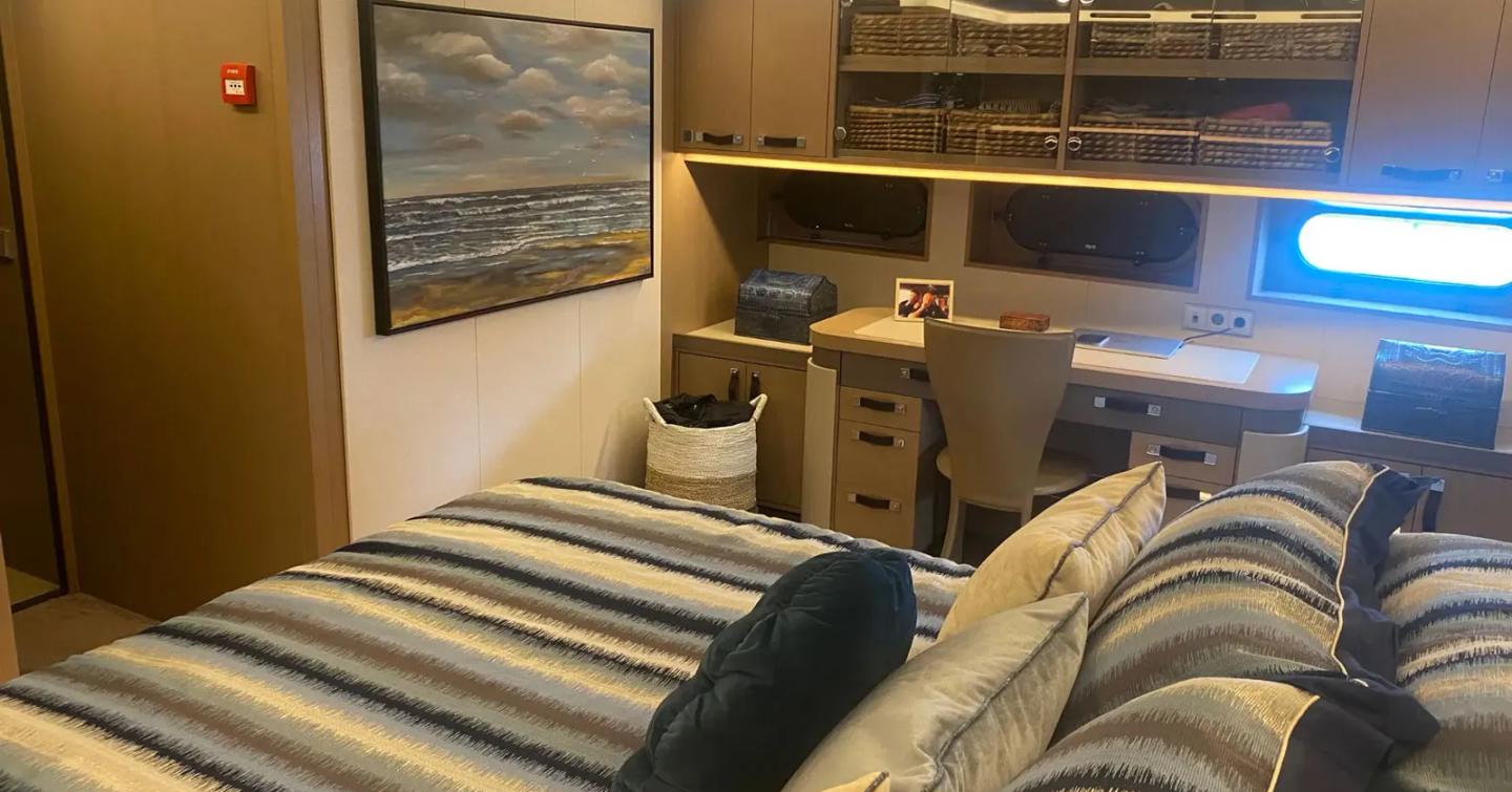  Conversion Yacht No Destination cabin with desk area 