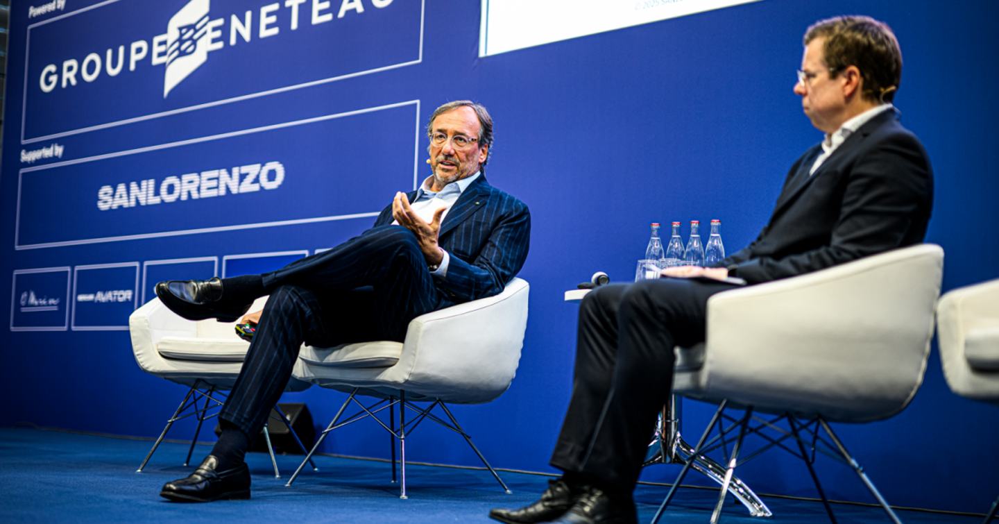 Picture of Massimo Perotti of Sanlorenzo talking at boot Dusseldorf