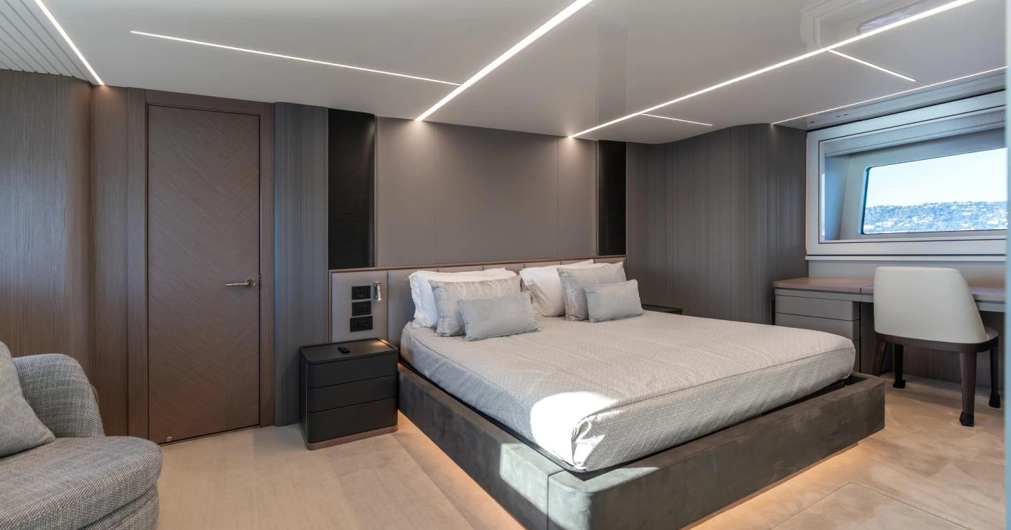Sunseeker yacht Aurelius master cabin with desk 