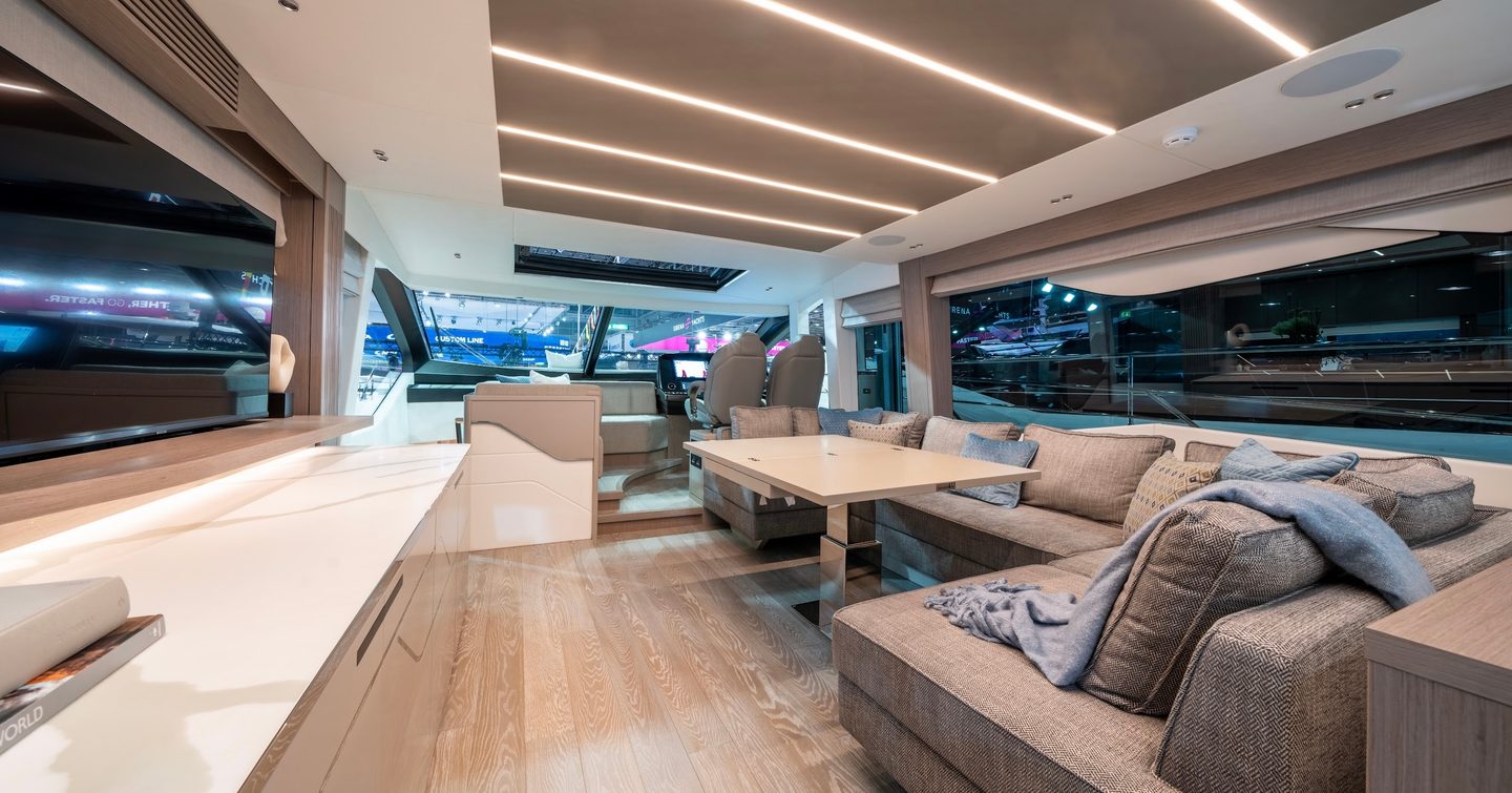 Sunseeker 75 Sports Yacht salon