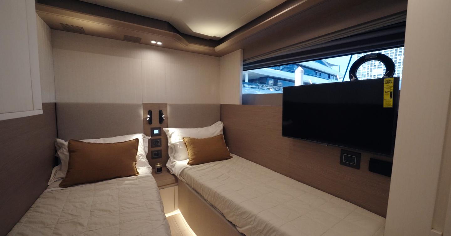 Pardo-E72-Review-twin-cabin