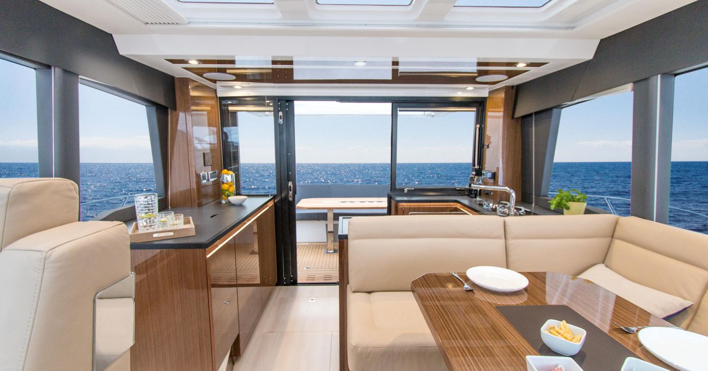 salon on a cruiser yacht Sealine C430