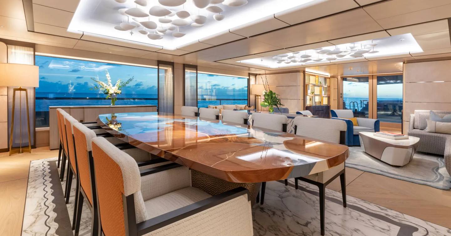 Motor yacht Moon Sand's dining table